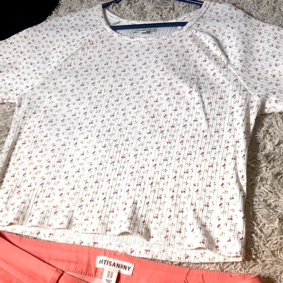 American Eagle Outfitters Tops - American Eagle Short Sleeve Floral Top